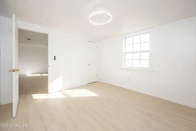 $1,500 | 802 School Avenue, Pascagoula, MS 39567