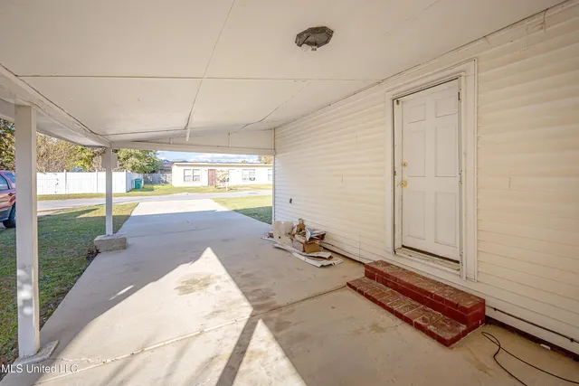 $1,500 | 802 School Avenue, Pascagoula, MS 39567