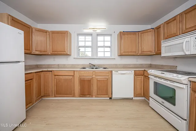 $1,500 | 802 School Avenue, Pascagoula, MS 39567