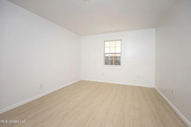 $1,500 | 802 School Avenue, Pascagoula, MS 39567