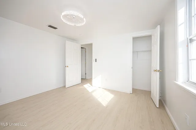 $1,500 | 802 School Avenue, Pascagoula, MS 39567