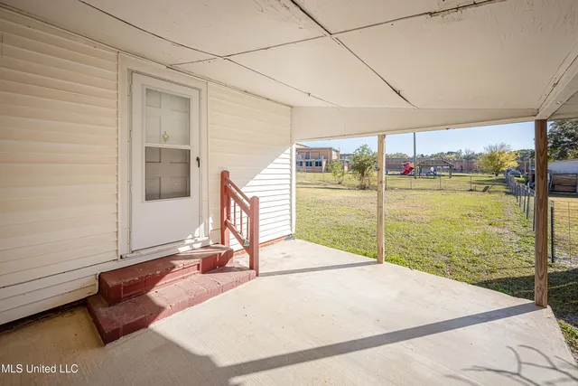 $1,500 | 802 School Avenue, Pascagoula, MS 39567