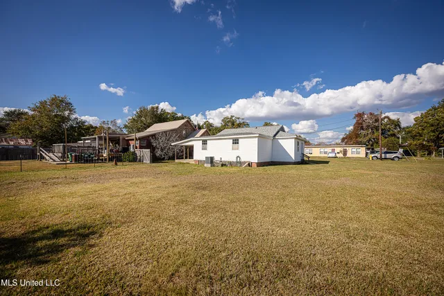 $1,500 | 802 School Avenue, Pascagoula, MS 39567