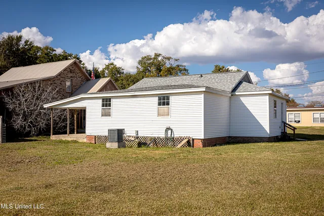 $1,500 | 802 School Avenue, Pascagoula, MS 39567