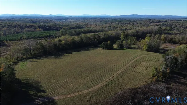 a view of a yard with a sink