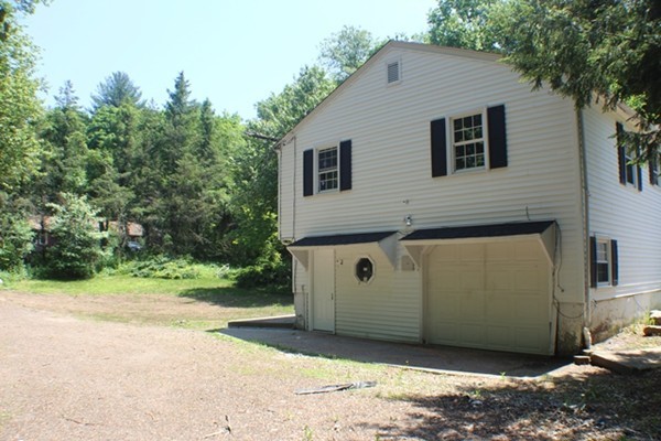 9 Foster Road Southwick, MA 01077 - Photo 5 of 28 Gallery Image 5