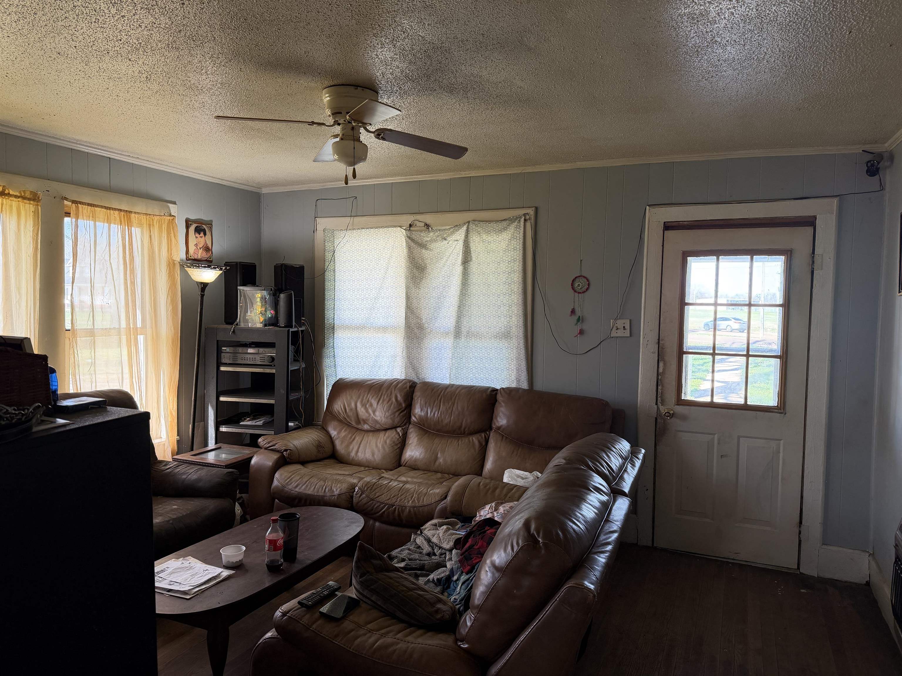 690 Patterson Road Savannah, TN 38372 - Photo 14 of 26 a living room with furniture and a window
