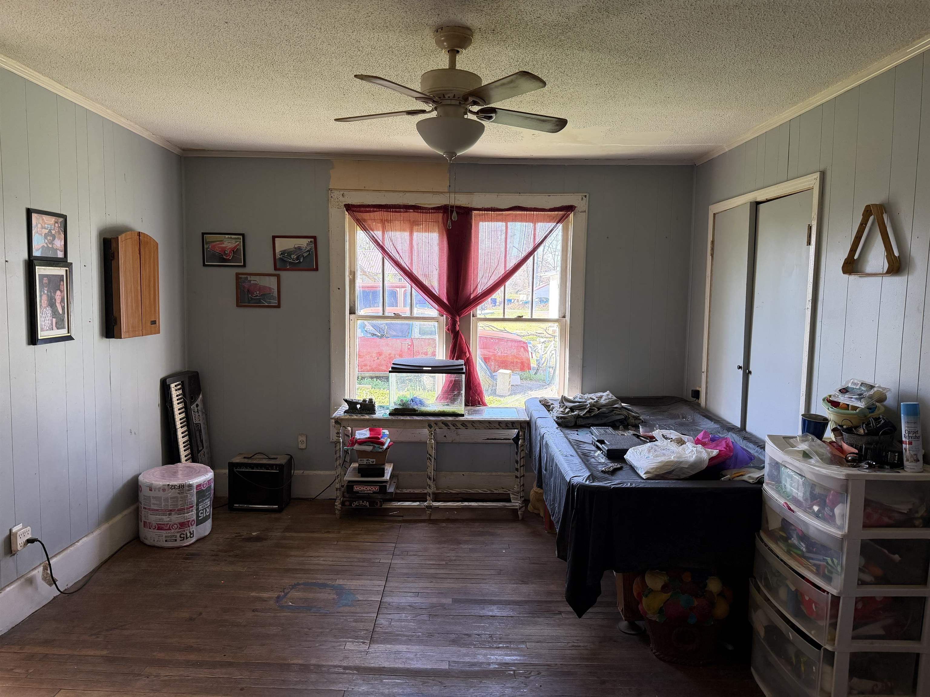 690 Patterson Road Savannah, TN 38372 - Photo 6 of 26 a living room with furniture and a window