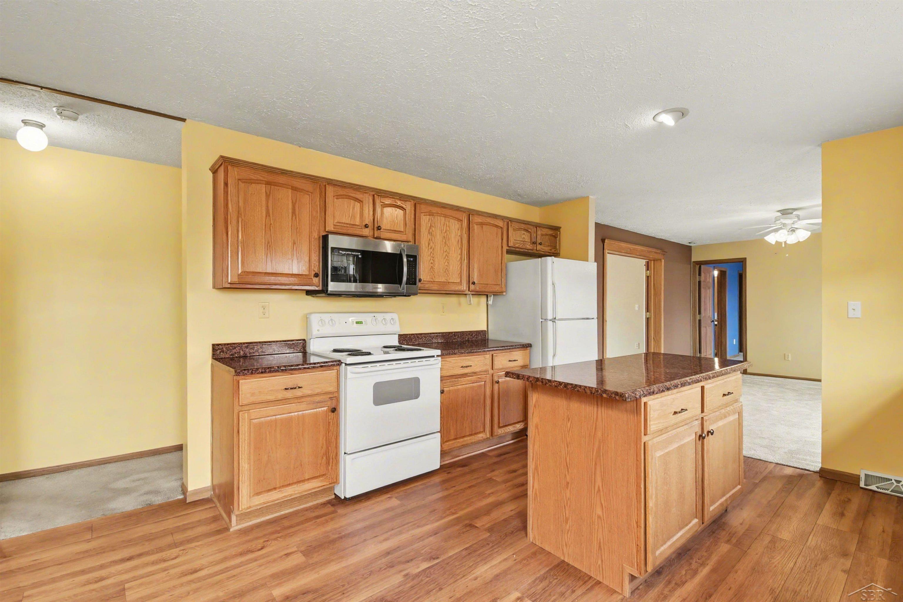 25 East Highwood Road Gladwin, MI 48624 - Photo 9 of 29