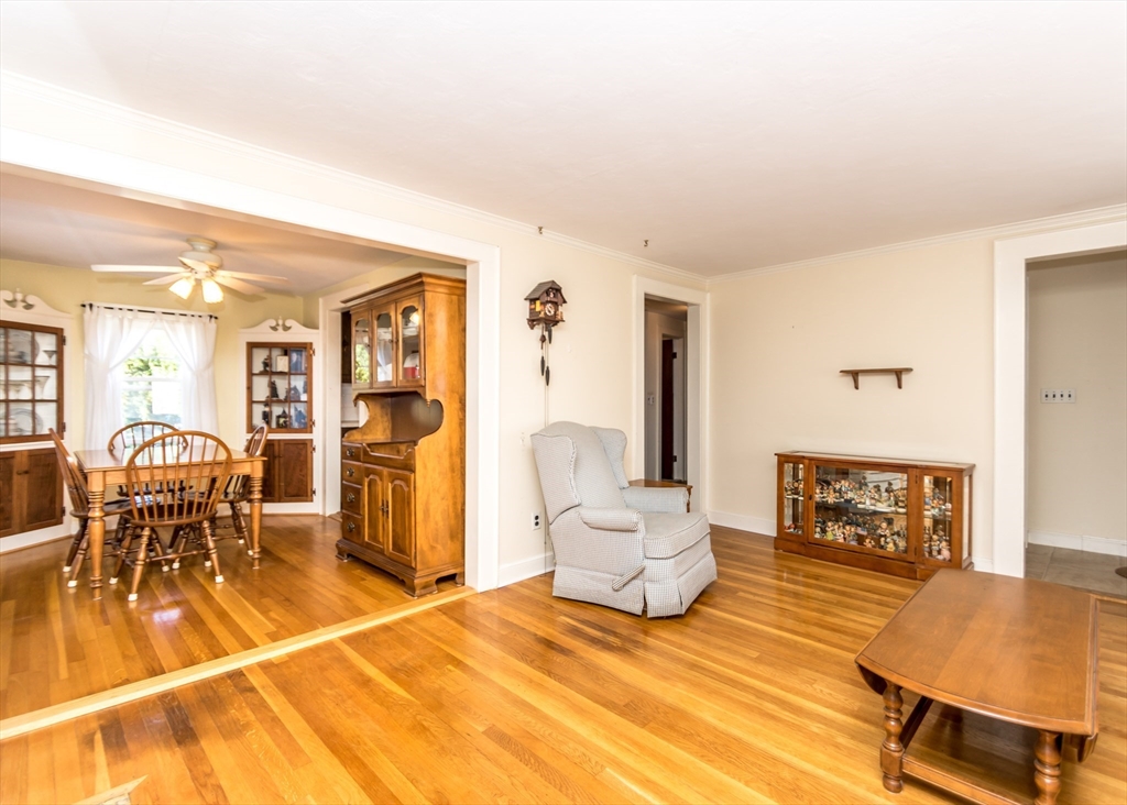 9 Grosvenor Road Waltham, MA 02453 - Photo 6 of 29 Gallery Image 6
