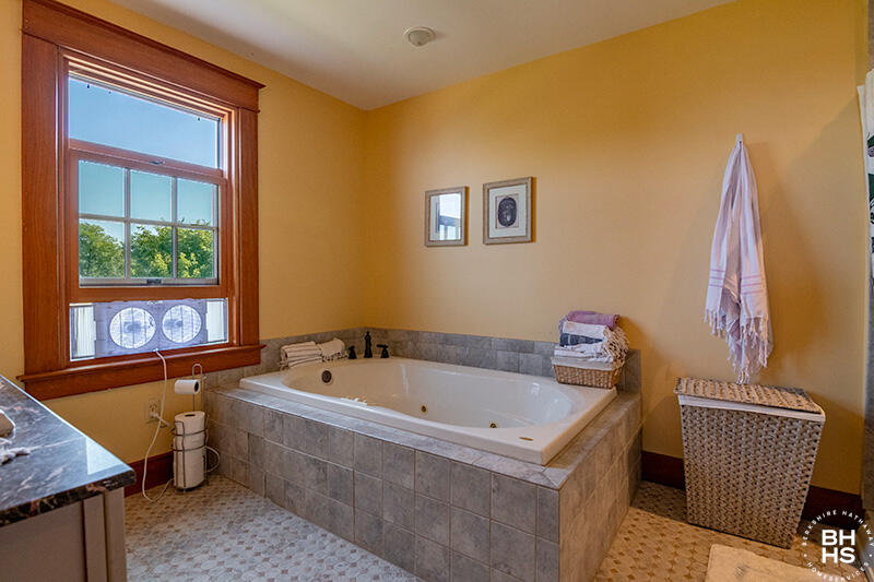 56 Albee Road Essex, NY 12936 - Photo 26 of 57 SheldonFarmOnLakeChamplain_Bathroom1
