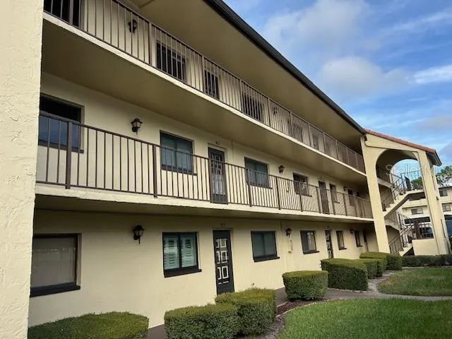 $1,550 | 2440 Winding Creek Boulevard, Unit 205, Clearwater, FL 33761