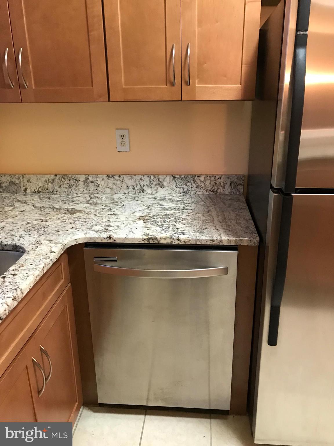 3924 Rolling Rd., Unit B5 Baltimore, MD 21208 - Photo 11 of 24 Kitchen