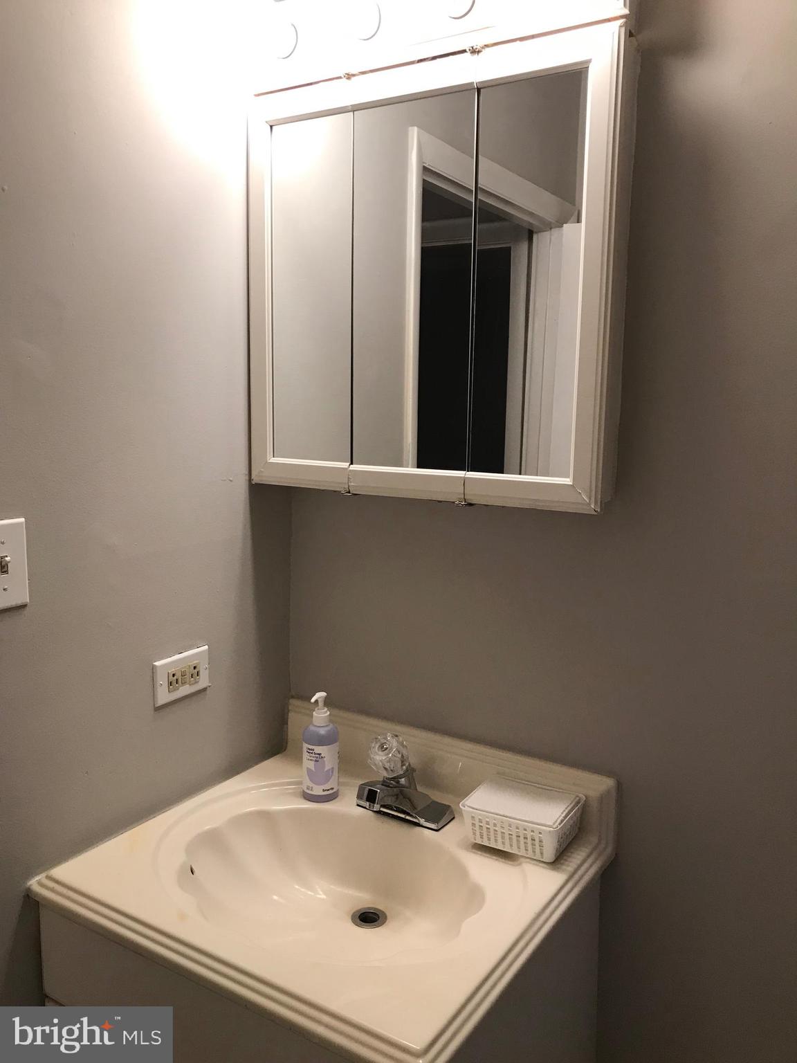 3924 Rolling Rd., Unit B5 Baltimore, MD 21208 - Photo 18 of 24 Bathroom