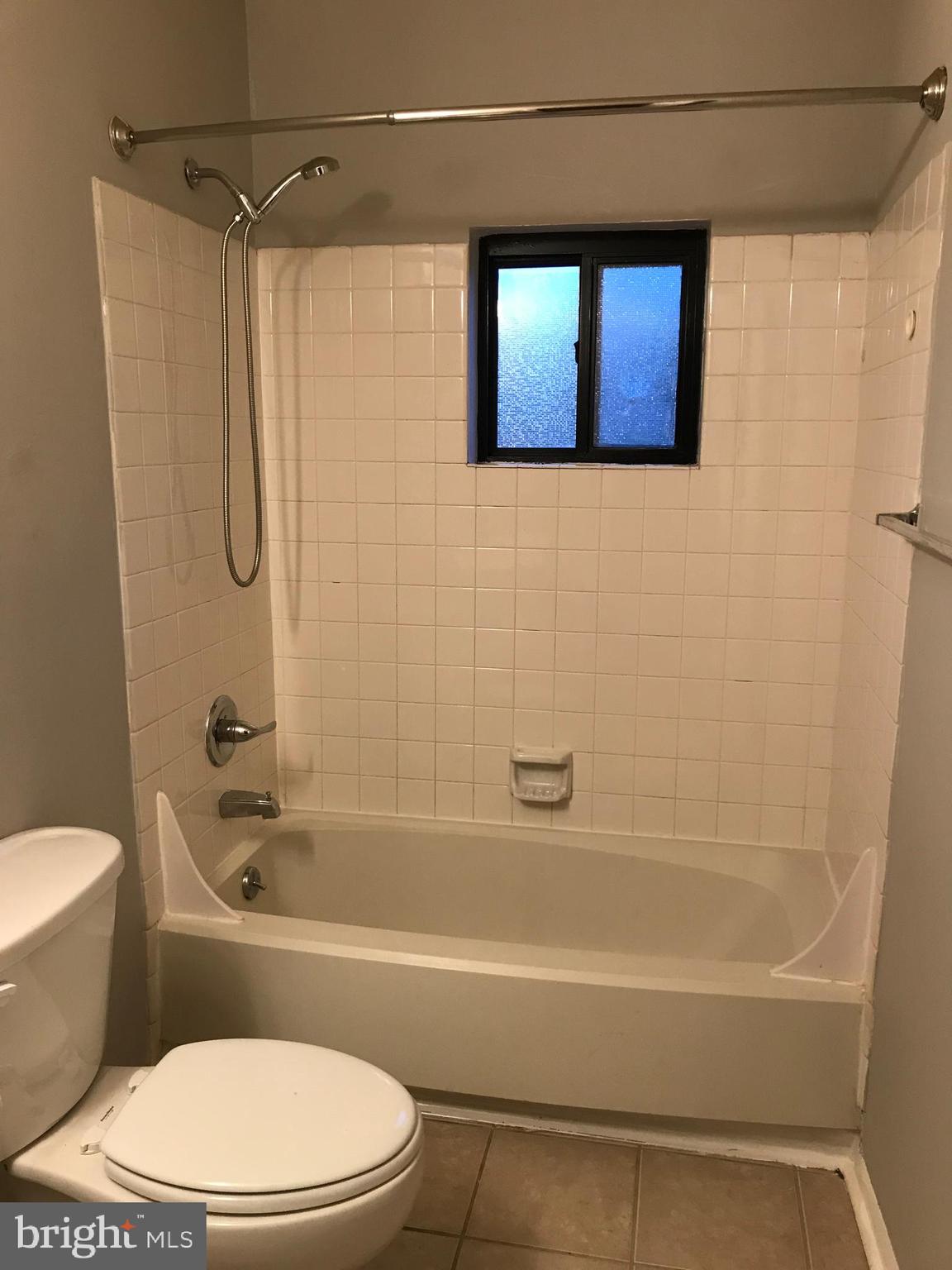 3924 Rolling Rd., Unit B5 Baltimore, MD 21208 - Photo 20 of 24 Bathroom