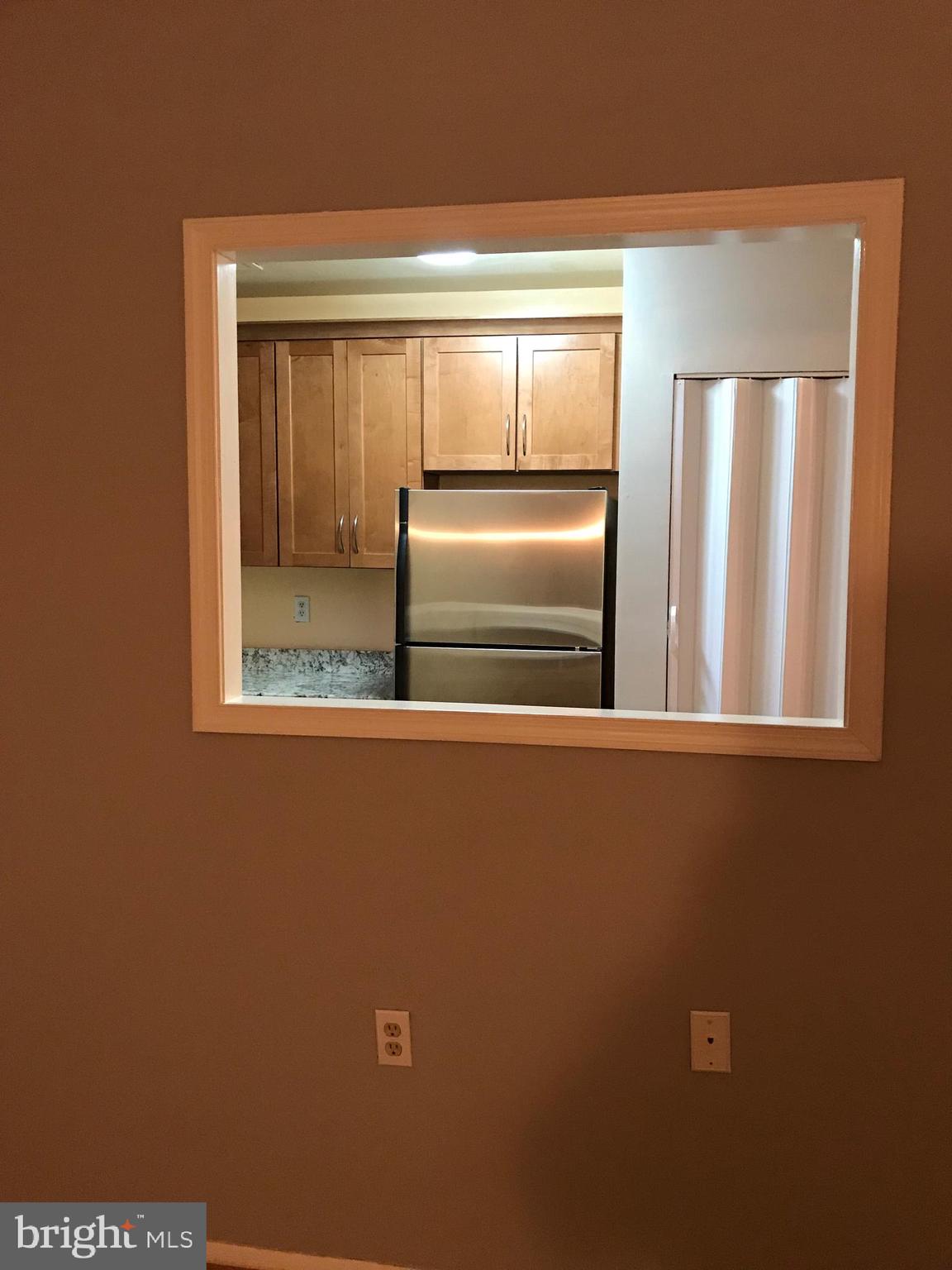 3924 Rolling Rd., Unit B5 Baltimore, MD 21208 - Photo 5 of 24 Living Room