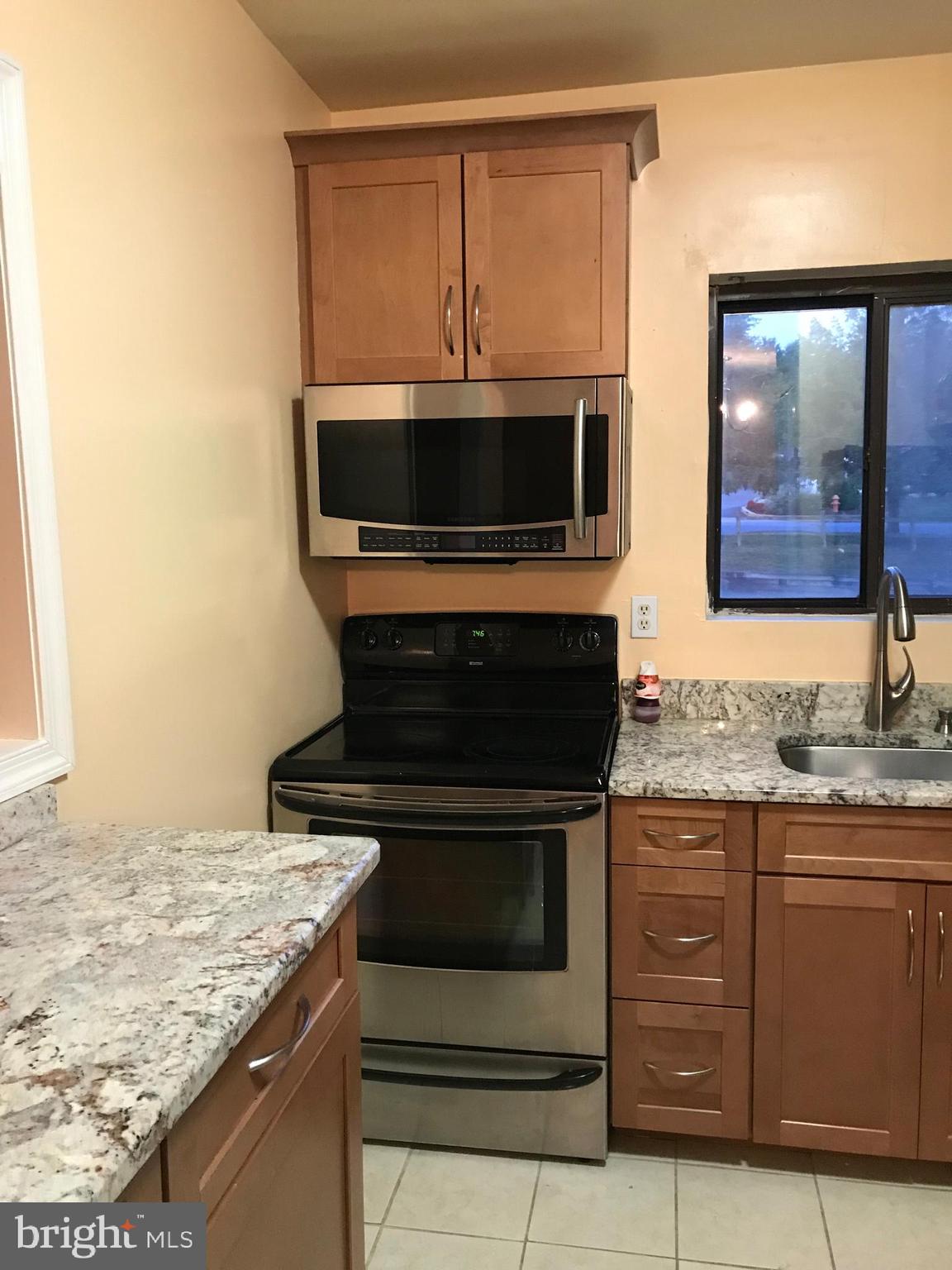 3924 Rolling Rd., Unit B5 Baltimore, MD 21208 - Photo 8 of 24 Kitchen