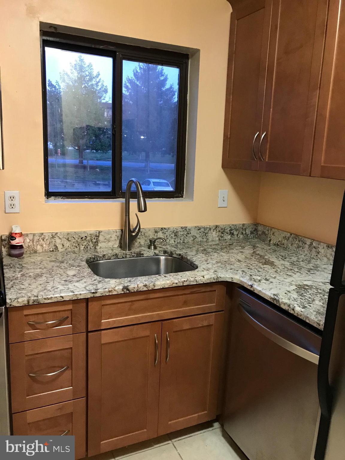 3924 Rolling Rd., Unit B5 Baltimore, MD 21208 - Photo 10 of 24 Kitchen