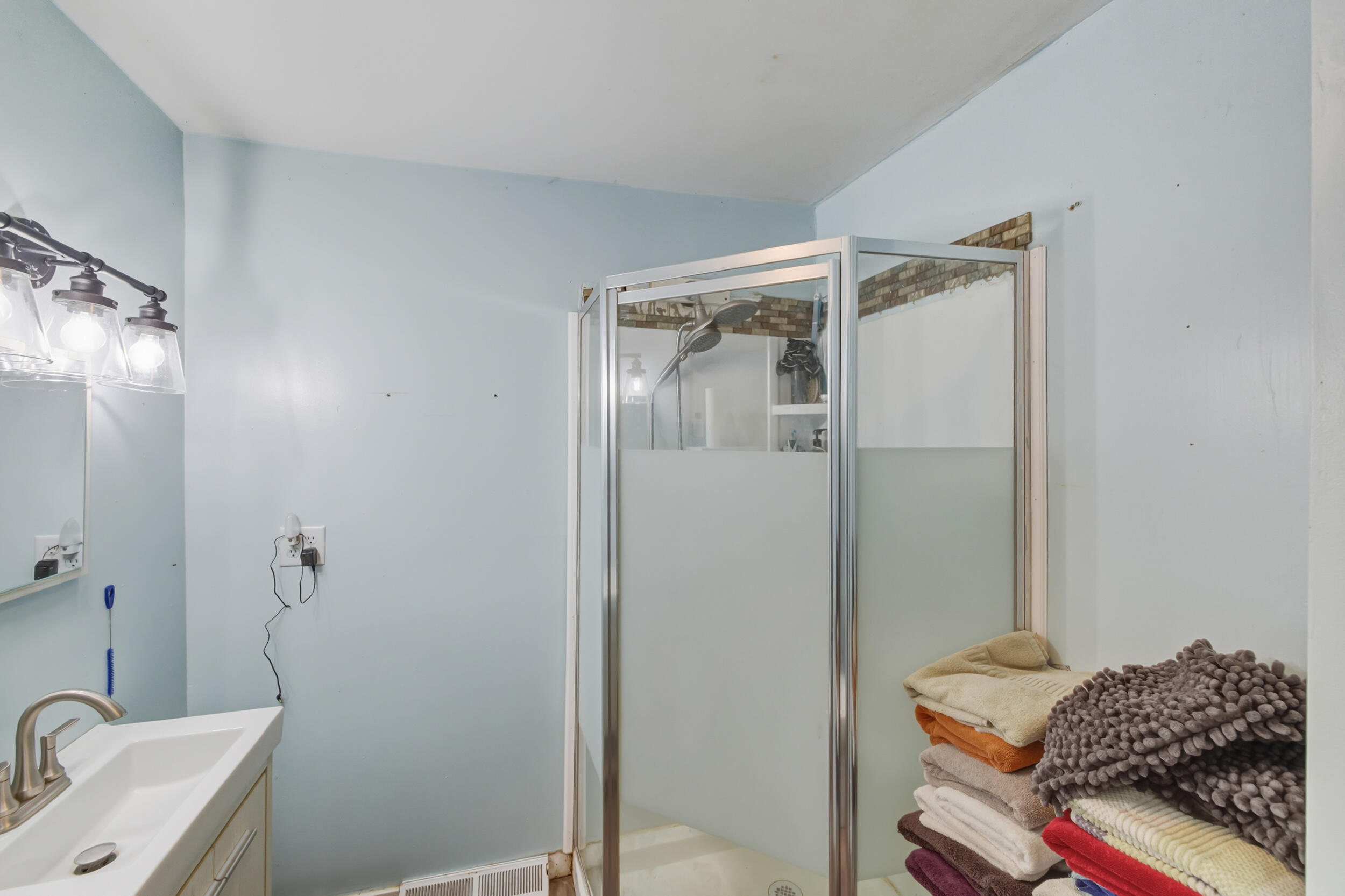 516 South Front Street Belding, MI 48809 - Photo 14 of 29 515-s-front-st_009