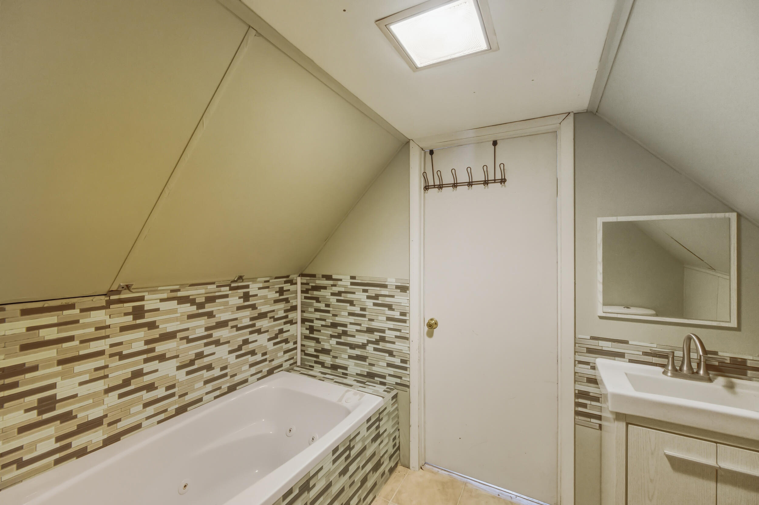 516 South Front Street Belding, MI 48809 - Photo 19 of 29 515-s-front-st_022