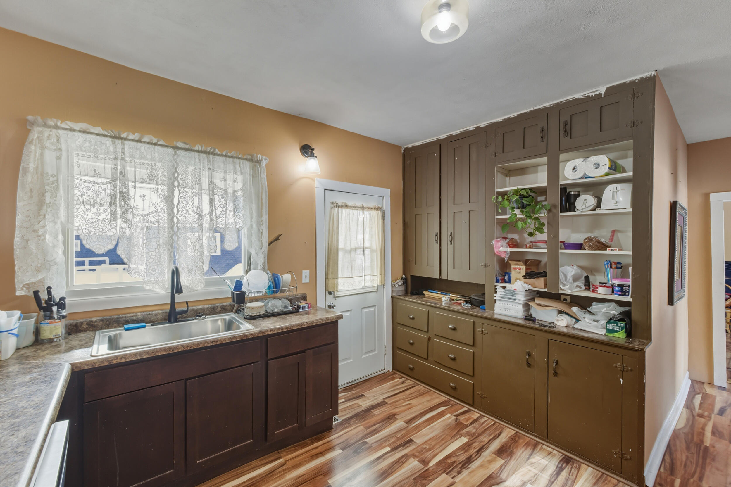 516 South Front Street Belding, MI 48809 - Photo 6 of 29 515-s-front-st_015