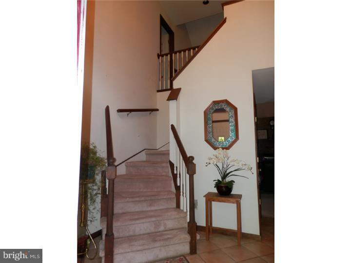 43 Carter Road Thornton, PA 19373 - Photo 2 of 25 Foyer