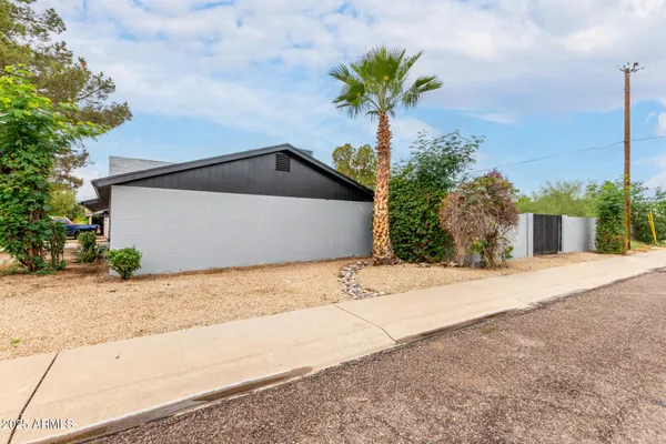 $477,900 | 3478 East Sharon Drive, Phoenix, AZ 85032