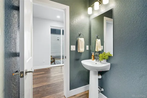 $719,885 | 21343 East 59th Place, Aurora, CO 80019