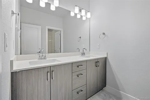 $719,885 | 21343 East 59th Place, Aurora, CO 80019