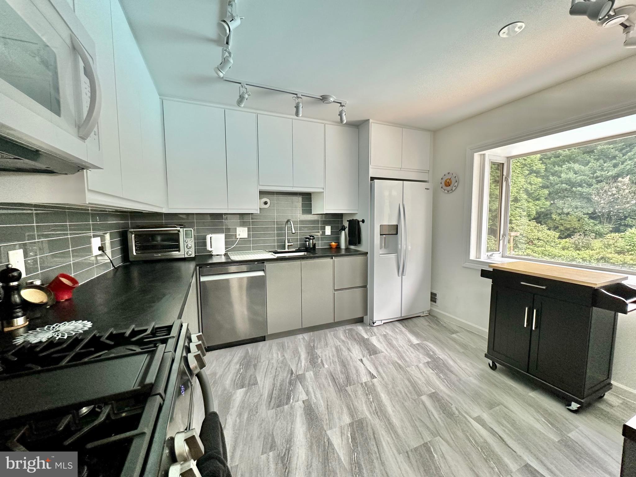 2432 Parallel Lane Silver Spring, MD 20904 - Photo 7 of 52