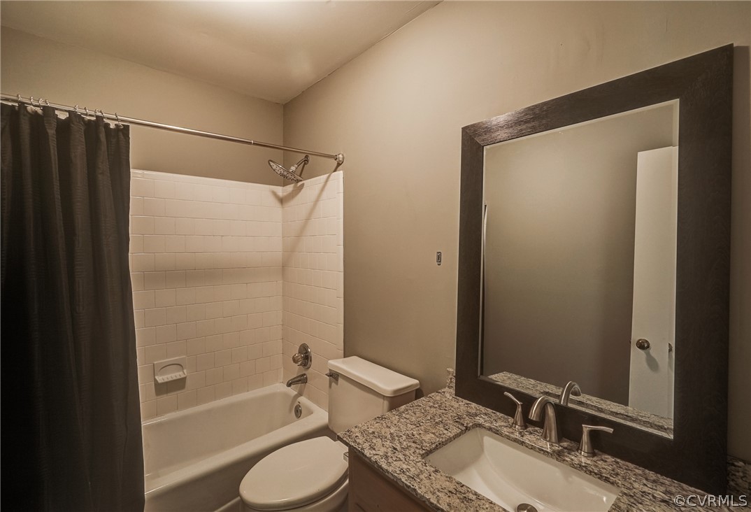 5627 Promontory Pointe Road Midlothian, VA 23112 - Photo 33 of 50 Gallery Image 33