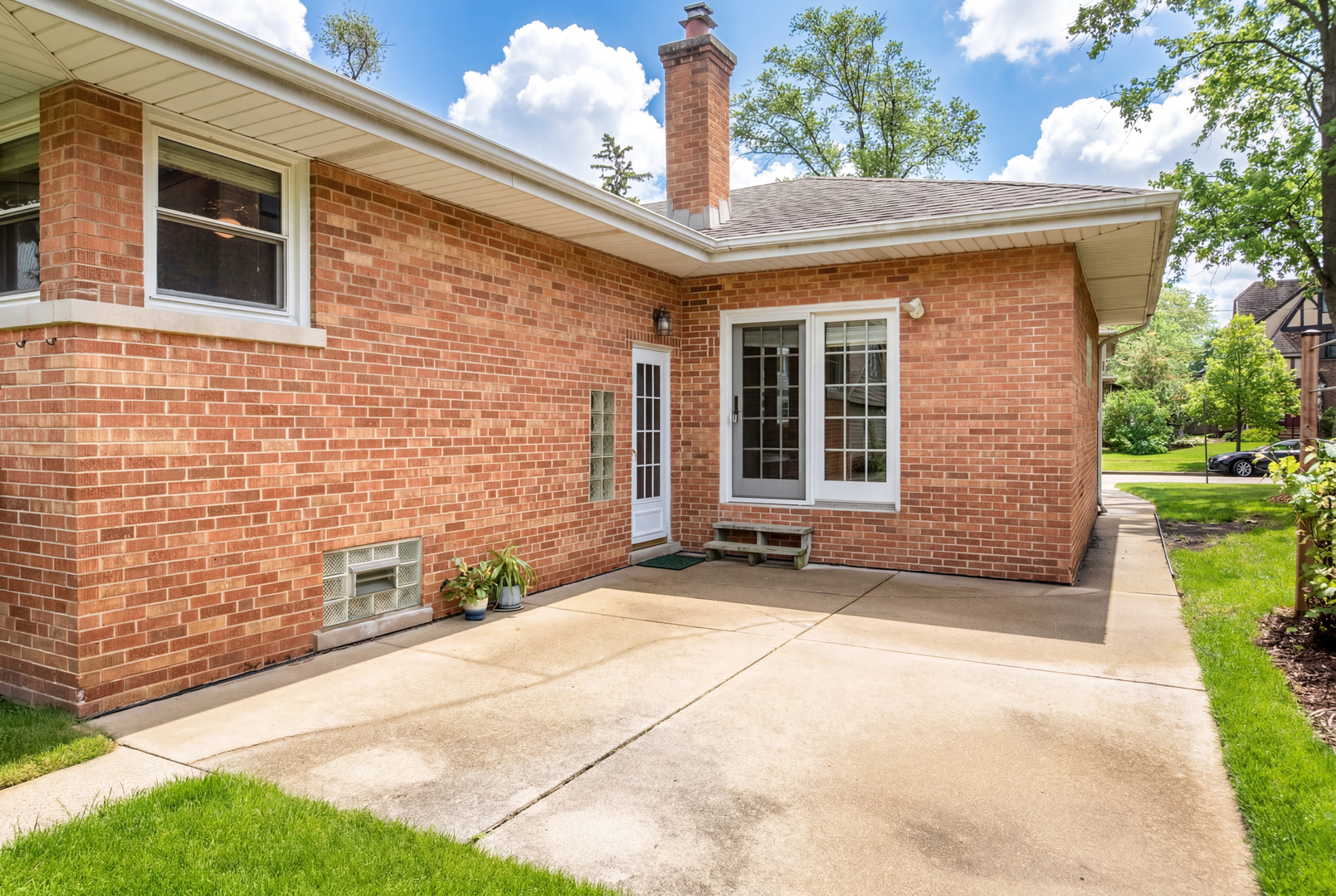 108 Imperial Street Park Ridge, IL 60068 - Photo 4 of 34