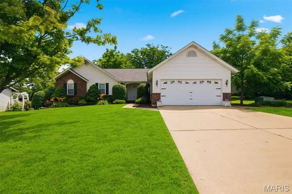 $389,000 | 2082 Hackmann Estates Drive, St. Charles, MO 63303