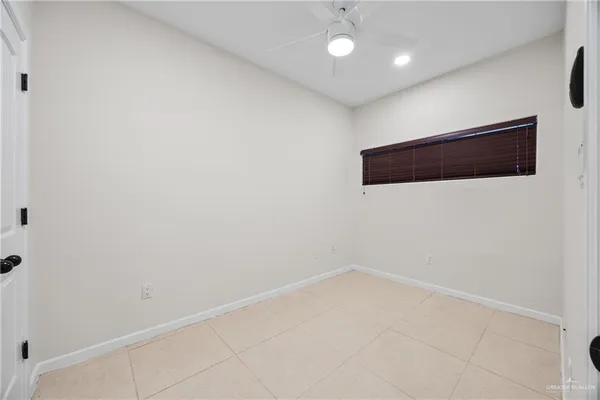 $1,800 | 813 Travis Street, Unit 408, Mission, TX 78572