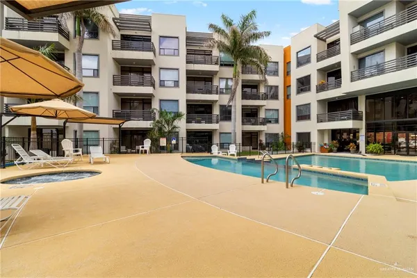 $1,800 | 813 Travis Street, Unit 408, Mission, TX 78572