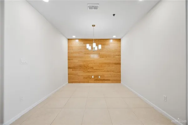 $1,800 | 813 Travis Street, Unit 408, Mission, TX 78572