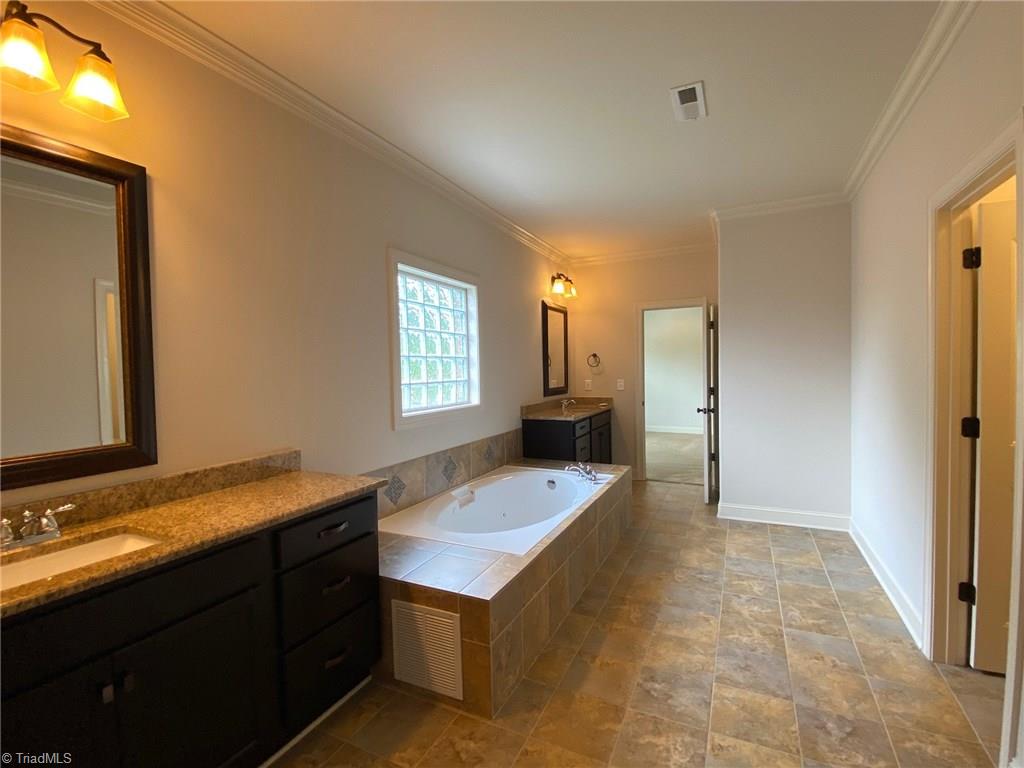 6642 Ridge Run Court Clemmons, NC 27012 - Photo 22 of 29 Gallery Image 22