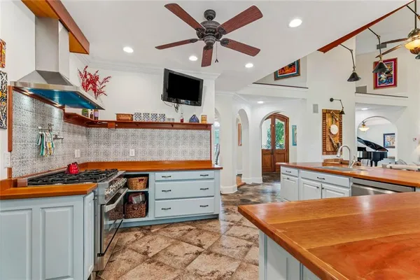 $995,000 | 21 Jamie Lane, Mandeville, LA 70471