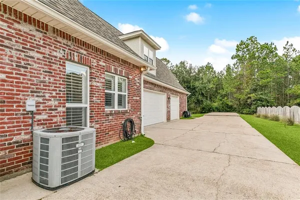 $995,000 | 21 Jamie Lane, Mandeville, LA 70471