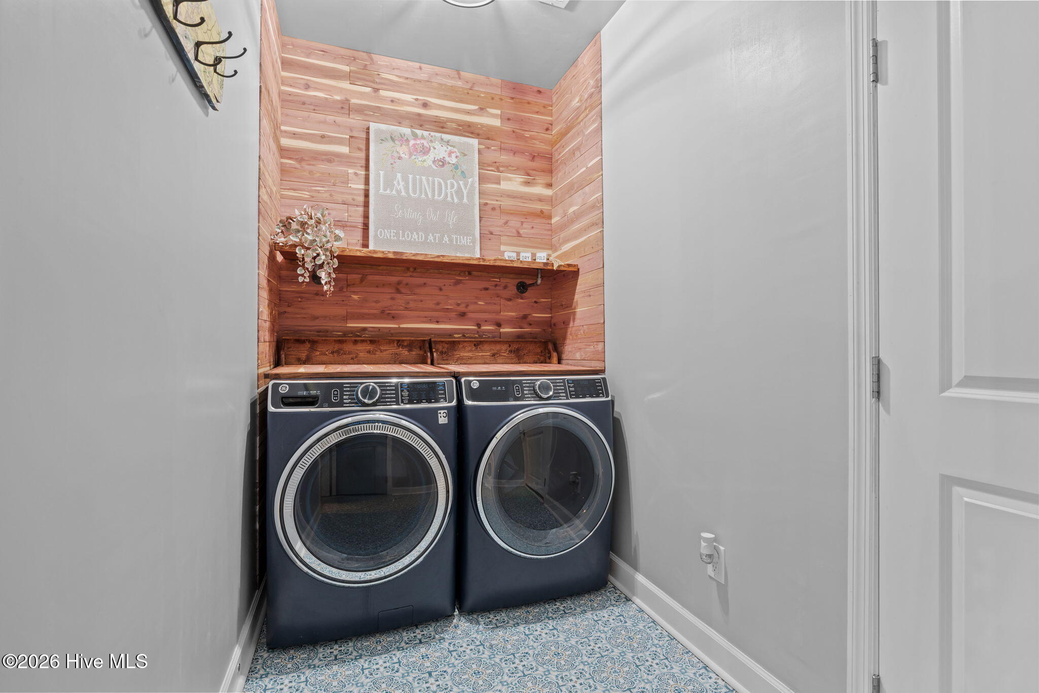109 Ridgeline Drive Beaufort, NC 28516 - Photo 33 of 65 Cedar lined laundry room w/custom cedar tops on washer & dryer