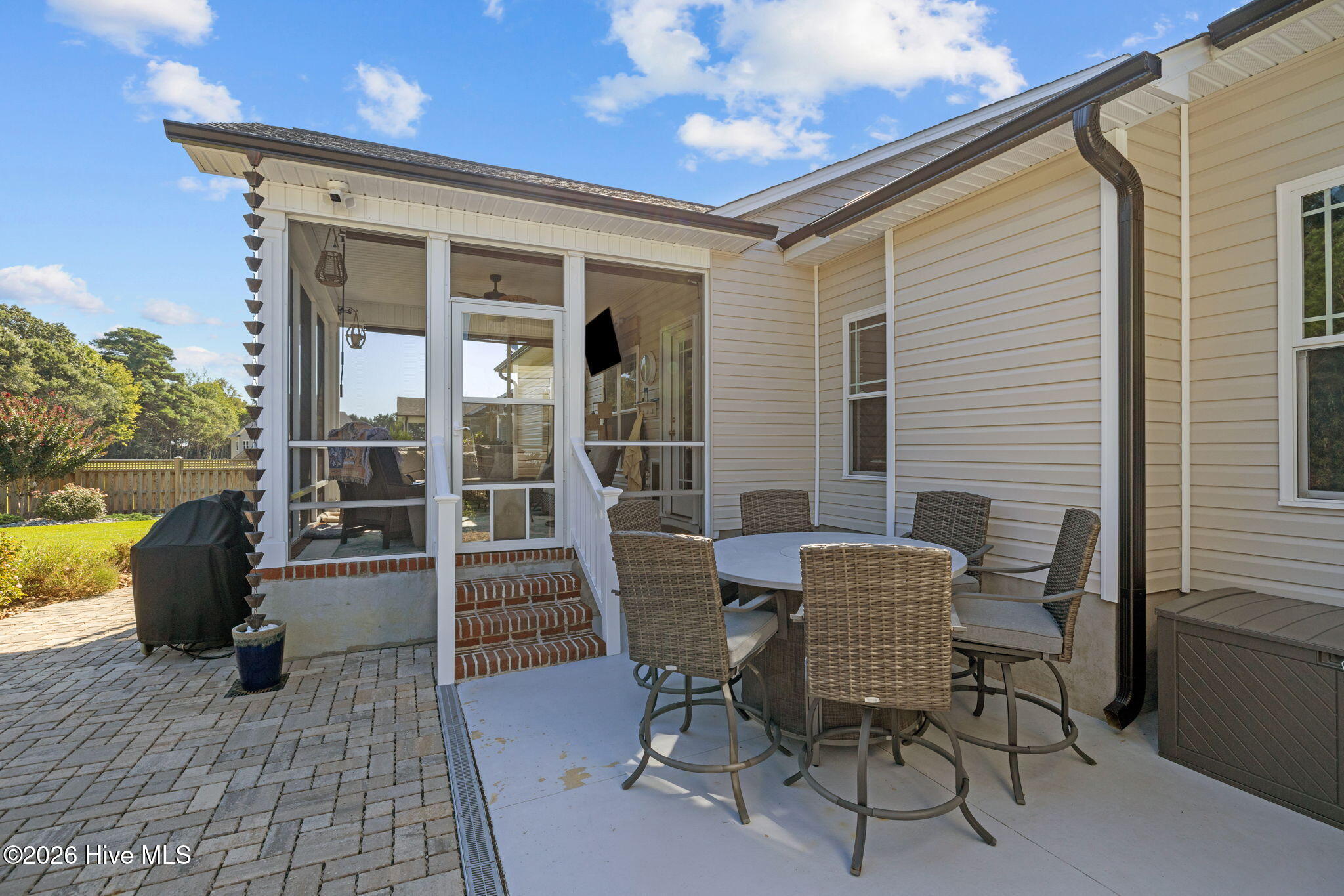 109 Ridgeline Drive Beaufort, NC 28516 - Photo 38 of 65 Separate seating area. Furniture in this photo is not included.