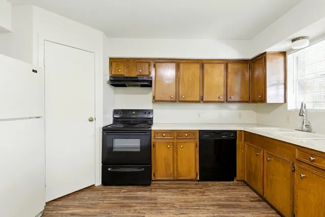 $1,200 | 9641 Hollock Street, Unit 4, Houston, TX 77075