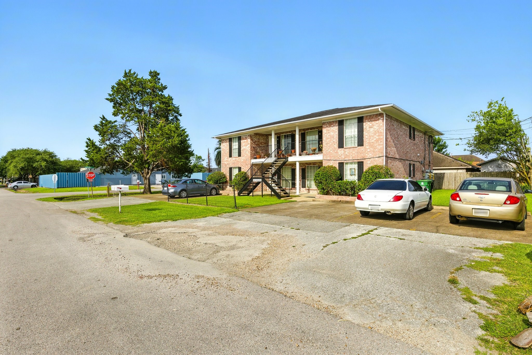 9641 Hollock Street, Unit 4 Houston, TX 77075 - Photo 3 of 35