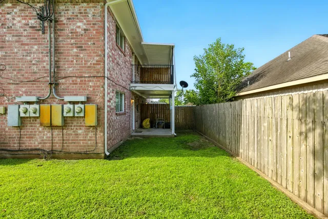 $1,200 | 9641 Hollock Street, Unit 4, Houston, TX 77075
