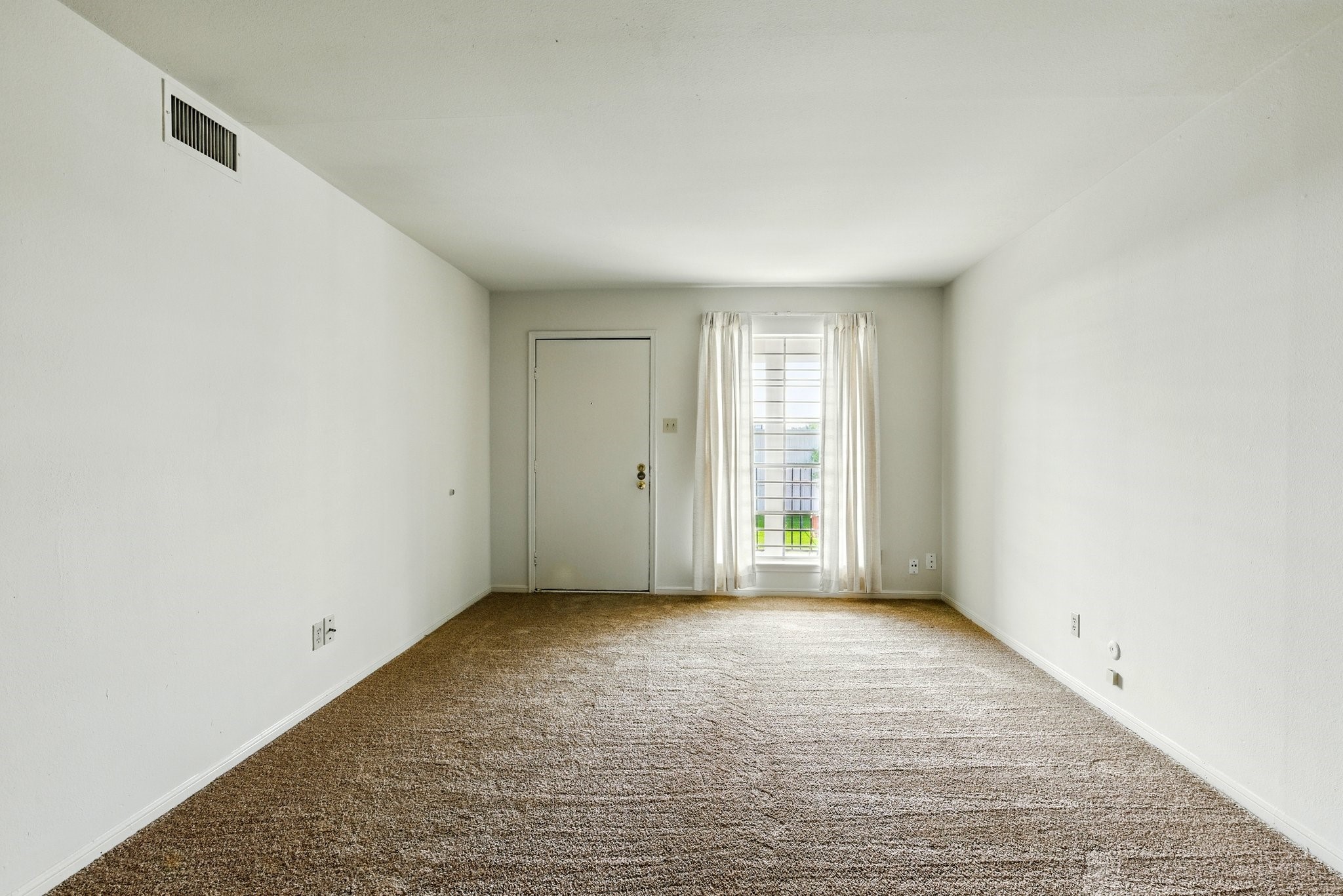 9641 Hollock Street, Unit 4 Houston, TX 77075 - Photo 8 of 35