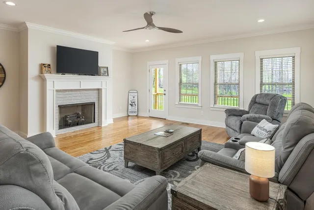 $547,900 | 2664 Mowbray Pike, Soddy Daisy, TN 37379