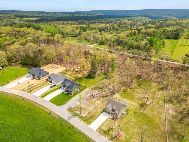 $547,900 | 2664 Mowbray Pike, Soddy Daisy, TN 37379