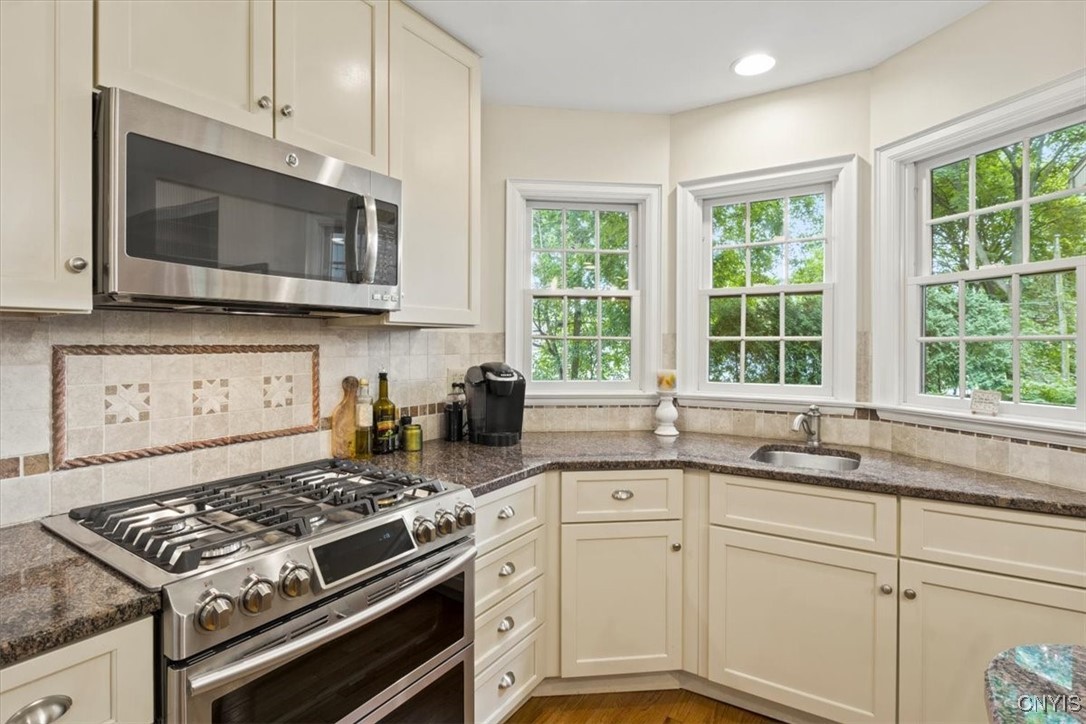 206 Lansdowne Road DeWitt, NY 13214 - Photo 17 of 50