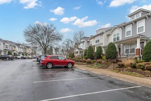 $295,900 | 304 Shadow Glen Drive, Nashville, TN 37211