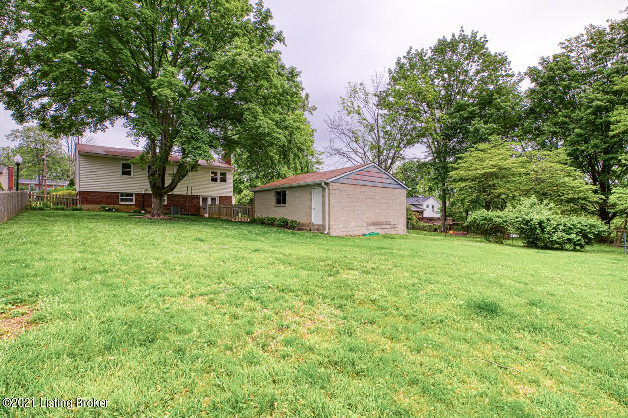12514 Echo Bridge Road Louisville, KY 40243 - Photo 32 of 39 12514_Echo_Bridge_Rd-33